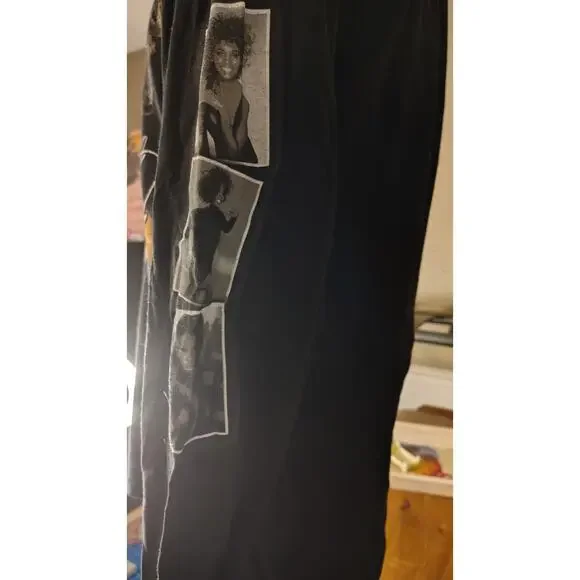 NWOT Women’s Licensed Whitney Houston Long Sleeve T Shirt Sz S/M Rare Class0 - Picture 5 of 5